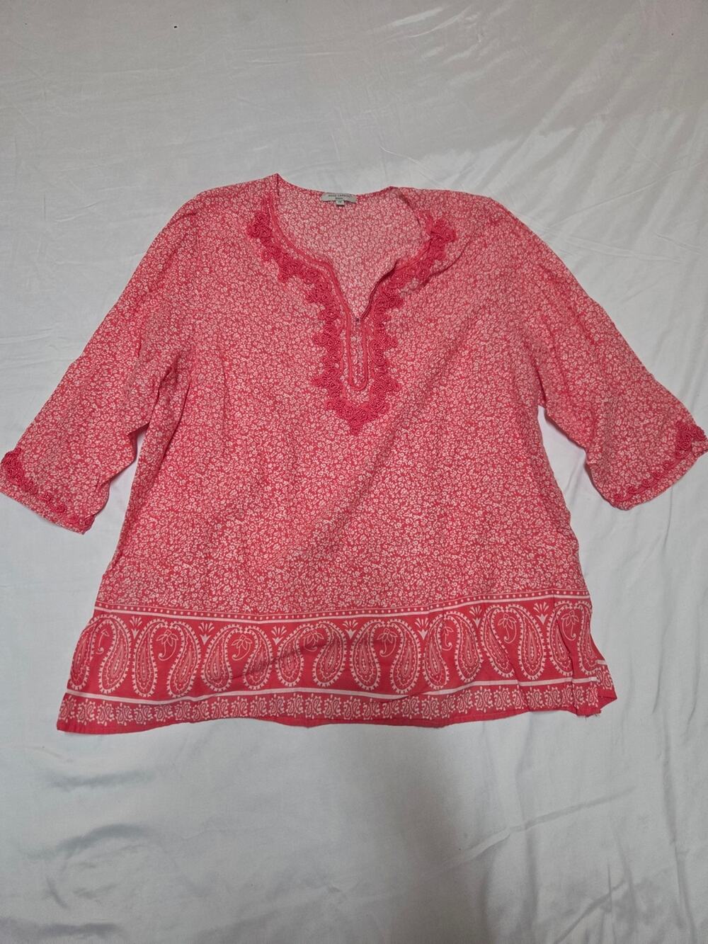 Anne Carson Coral Pink Paisley-Trim V-Neck Tunic